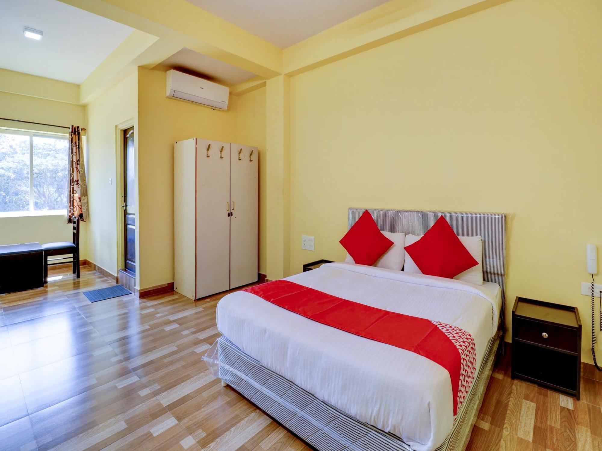 Gaurika Residency Boarding & Lodging - Padubidri Otel Dış mekan fotoğraf